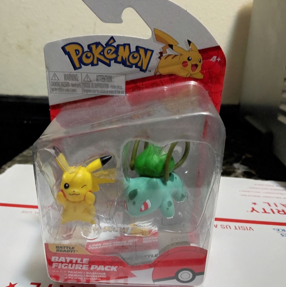 Nwt Pokemon battle figures Pikachu and Bulbasaur